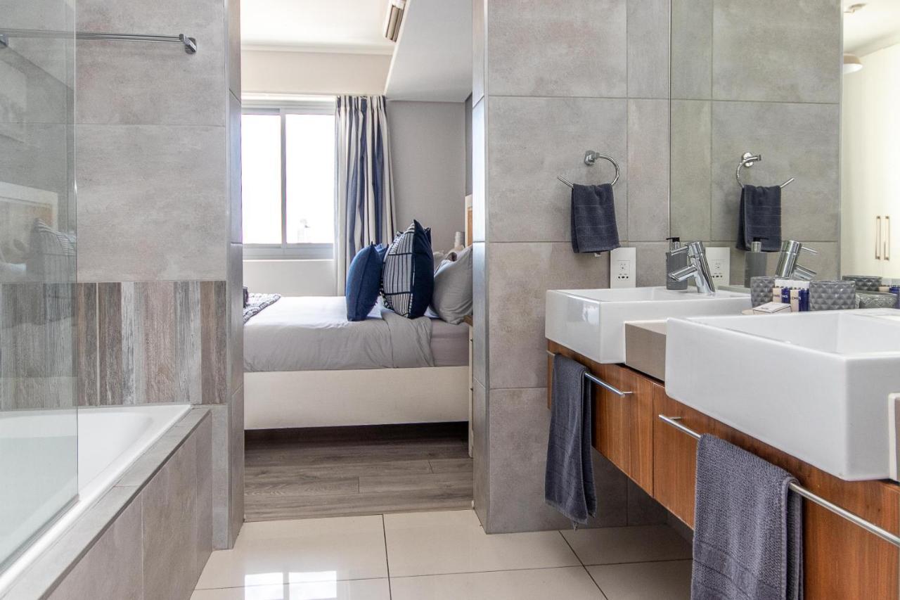 316 Harbour Bridge, Luxurious 2 Bedroom Apartment